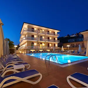Benacus 3*, Torri Del Benaco Italië